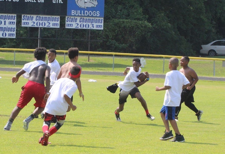 Denico Autry and R.J. Prince return to Albemarle for third annual youth  football camp - The Stanly News & Press